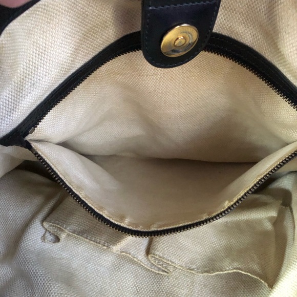 GORGEOUS EUC Authentic Gucci studded shoulder bag tote beige with black handle - Picture 13 of 15